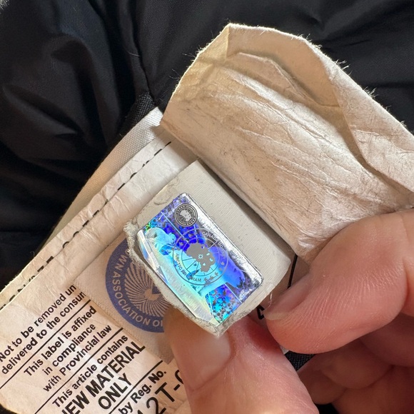 Canada Goose- Langford Coyote Trim Slim Parka. Size M - Picture 10 of 16